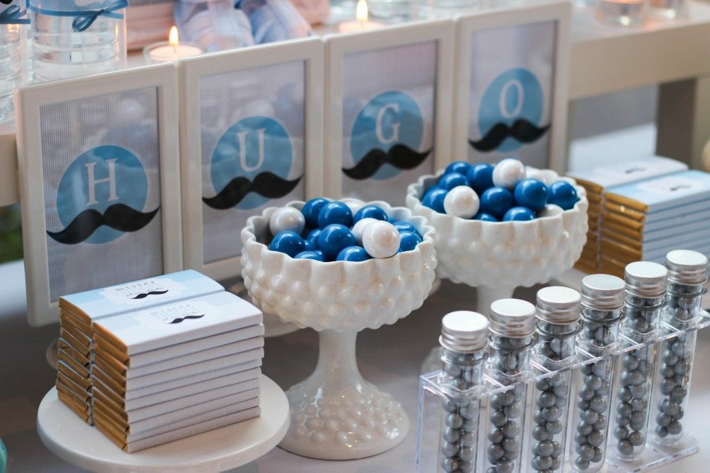 Blue and white gumballs